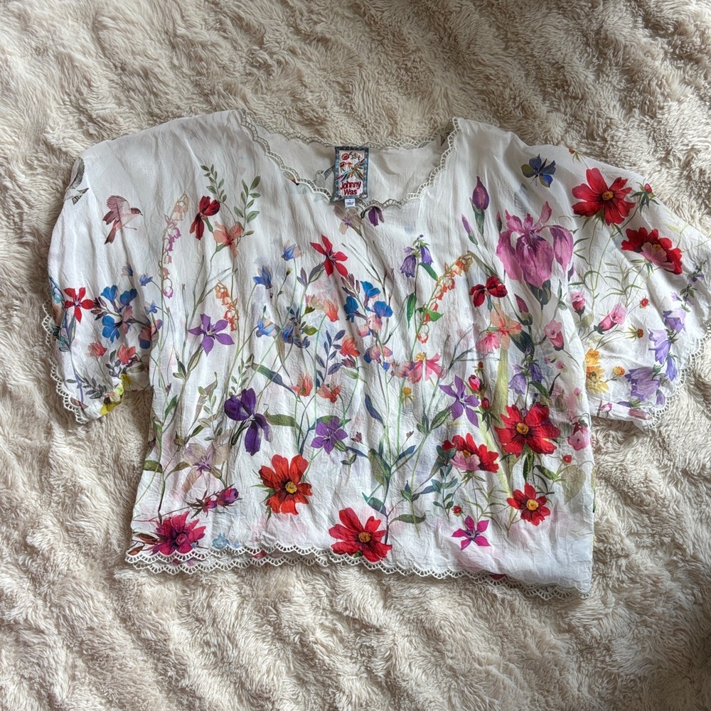 Johnny Was White Floral Crop Top with Multicolor Garden Motif